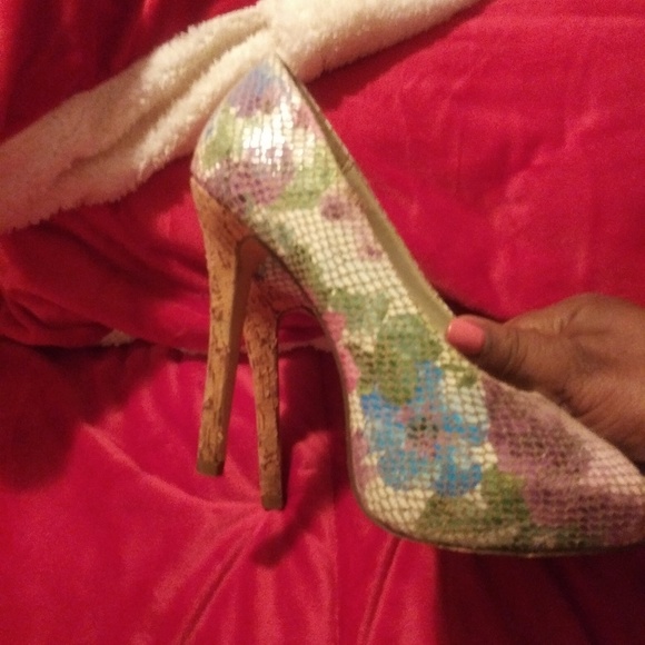 Multi colored open toe - Picture 2 of 3